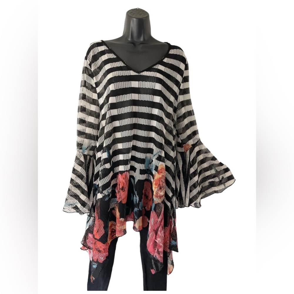 Women’s 1X V Neck Tunic Top Mesh Bell‎ Sleeves Boho Whimsigoth Coquette Cottage